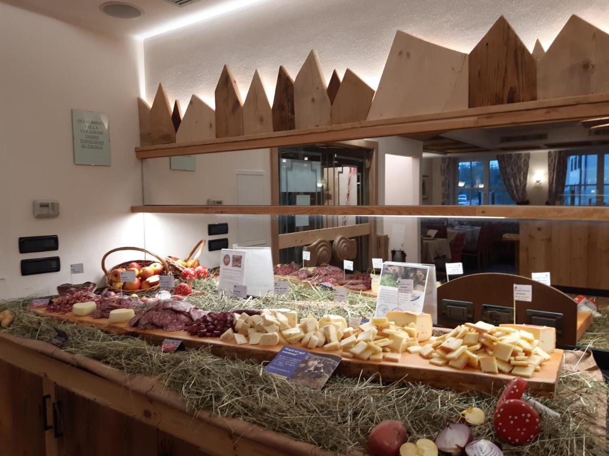 Hotel El Pilon Pozza di Fassa Eksteriør bilde