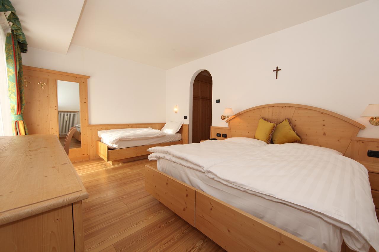 Hotel El Pilon Pozza di Fassa Eksteriør bilde